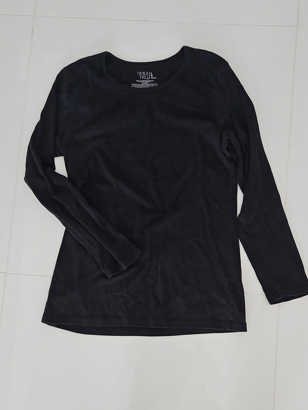 Time and Tru Black Long-Sleeve Crewneck Tee